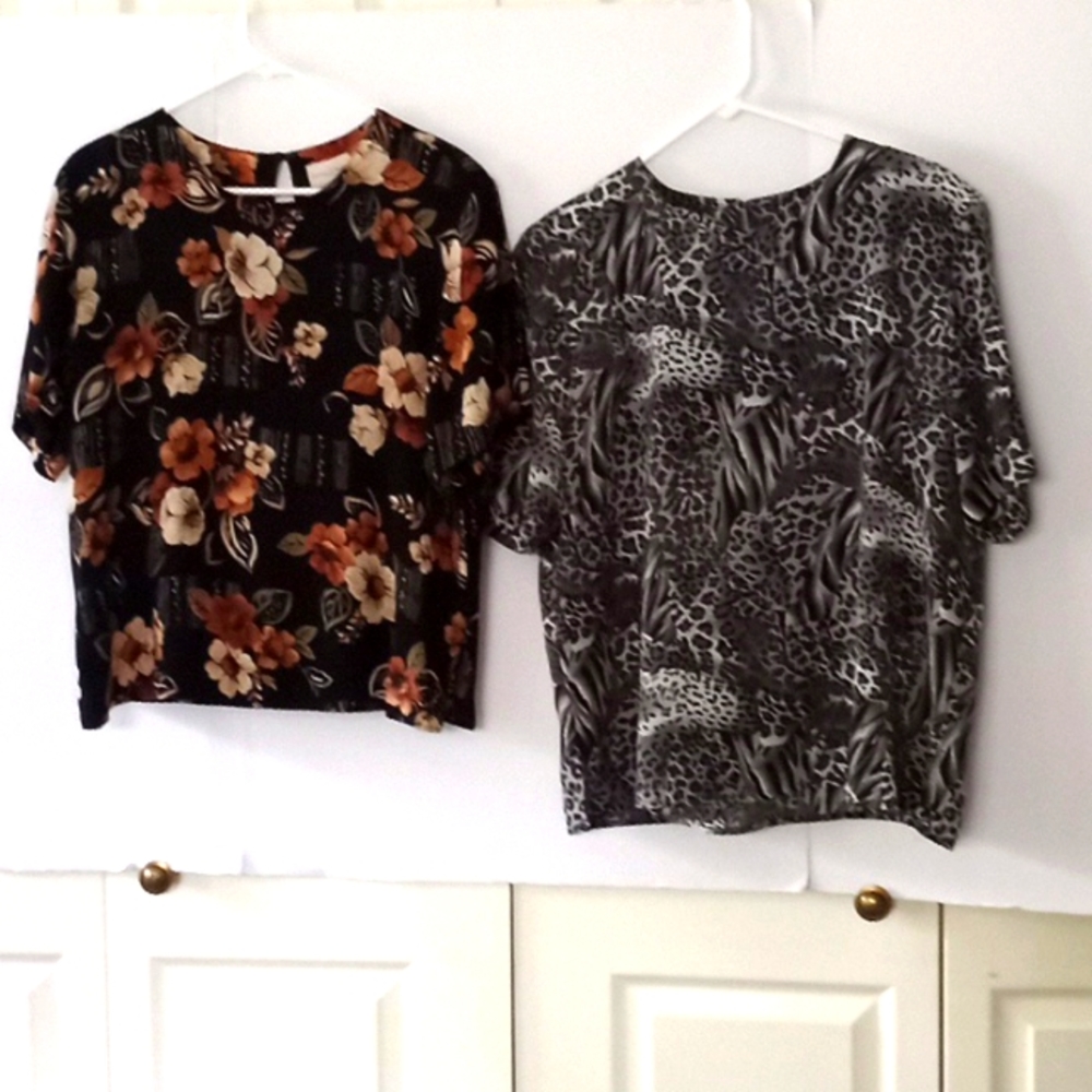 Vintage Jaclyn Smith Blouse - Size (M) - Black Floral